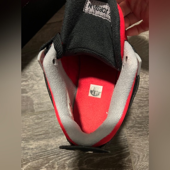 Jordan 4 Retro Toro Bravo (GS) - Picture 4 of 7